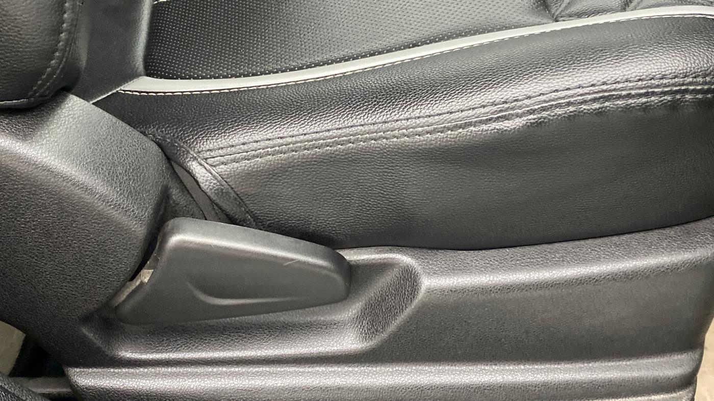 2020 Renault Kwid 1.0 RXT Opt, Petrol, Manual, 21,175 km, Driver Side Adjustment Panel