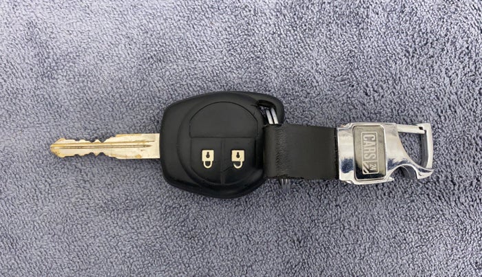 2014 Maruti Swift Dzire ZXI, CNG, Manual, 1,00,255 km, Key Close Up