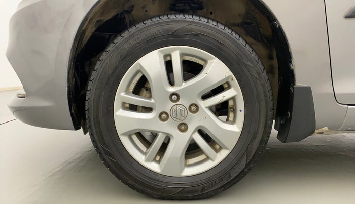 2014 Maruti Swift Dzire ZXI, CNG, Manual, 1,00,255 km, Left Front Wheel