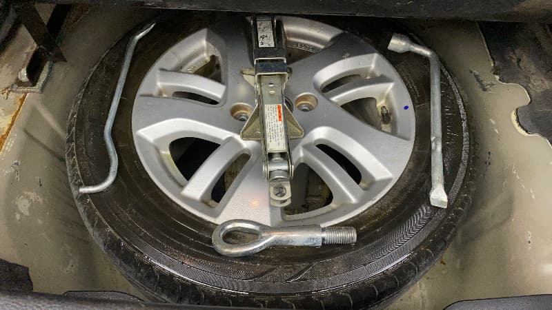 2014 Maruti Swift Dzire ZXI, CNG, Manual, 1,00,255 km, Spare Tyre