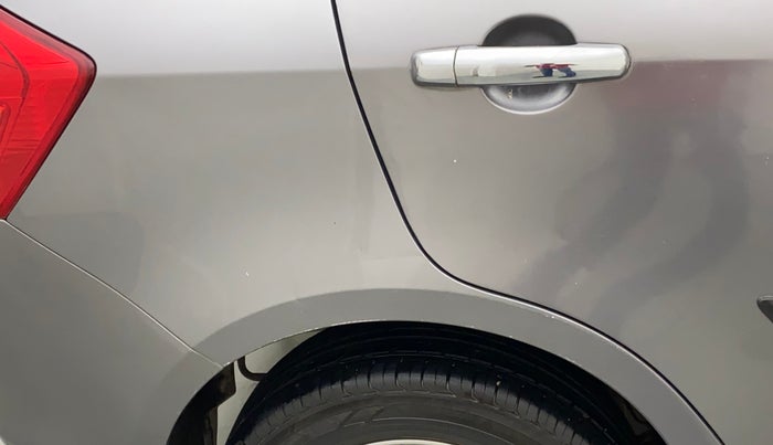 2014 Maruti Swift Dzire ZXI, CNG, Manual, 1,00,255 km, Right quarter panel - Minor scratches