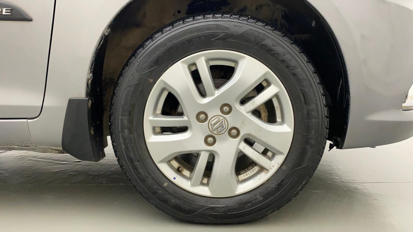 2014 Maruti Swift Dzire ZXI, CNG, Manual, 1,00,255 km, Right Front Wheel