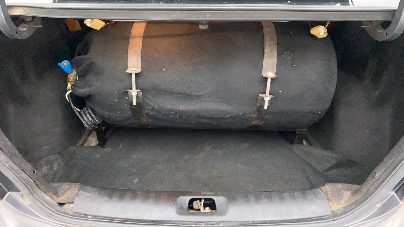 2014 Maruti Swift Dzire ZXI, CNG, Manual, 1,00,255 km, Boot Inside