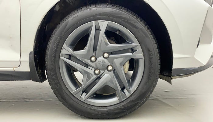 2022 Hyundai NEW I20 SPORTZ 1.2 MT, Petrol, Manual, 12,181 km, Right Front Wheel