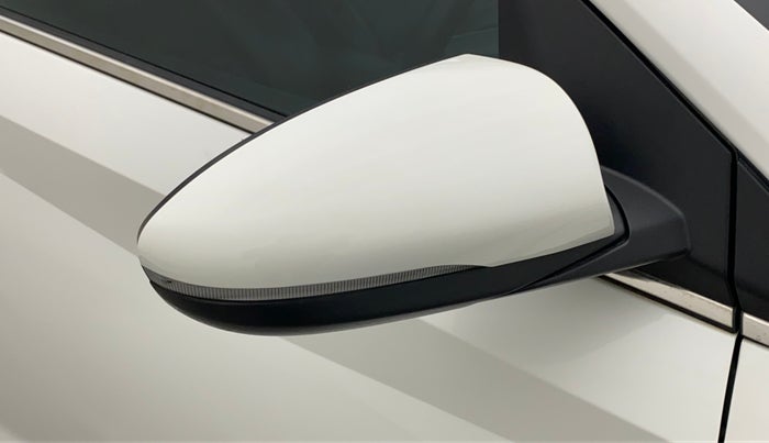 2022 Hyundai NEW I20 SPORTZ 1.2 MT, Petrol, Manual, 12,181 km, Right rear-view mirror - Cover has minor damage