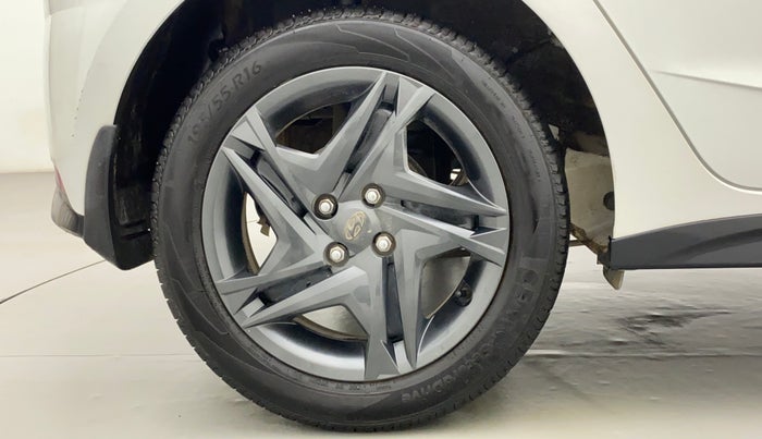 2022 Hyundai NEW I20 SPORTZ 1.2 MT, Petrol, Manual, 12,181 km, Right Rear Wheel