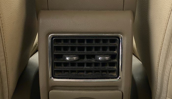 2015 Skoda Rapid AMBITION 1.5 TDI AT, Diesel, Automatic, 1,13,246 km, Rear AC Vents