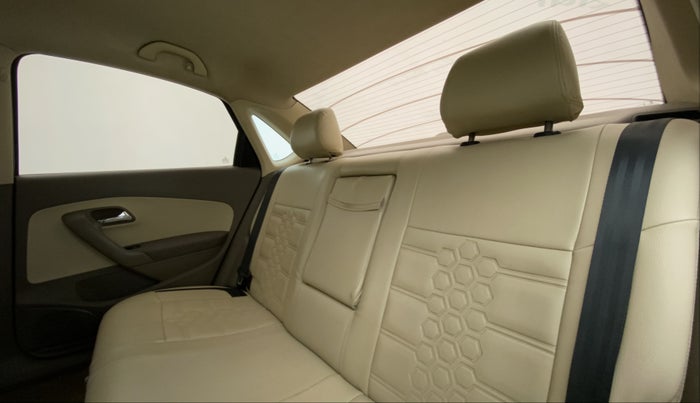 2015 Skoda Rapid AMBITION 1.5 TDI AT, Diesel, Automatic, 1,13,246 km, Right Side Rear Door Cabin