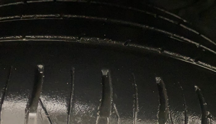 2022 KIA SONET HTX 1.5 AT, Diesel, Automatic, 34,063 km, Left Front Tyre Tread