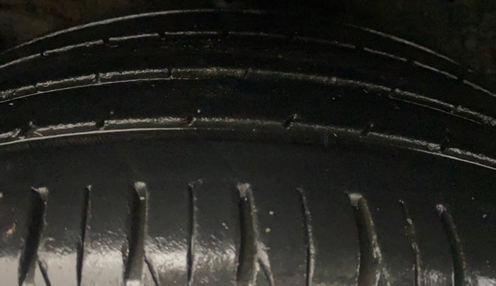 2022 KIA SONET HTX 1.5 AT, Diesel, Automatic, 34,063 km, Right Rear Tyre Tread