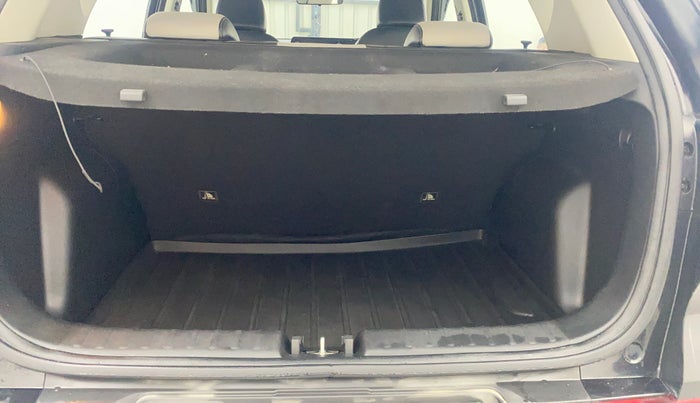 2022 KIA SONET HTX 1.5 AT, Diesel, Automatic, 34,063 km, Boot Inside