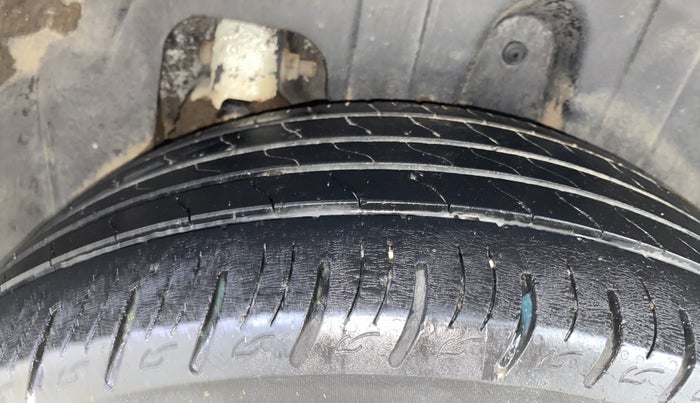 2019 Mahindra XUV300 W8 1.2 PETROL, Petrol, Manual, 82,081 km, Left Rear Tyre Tread