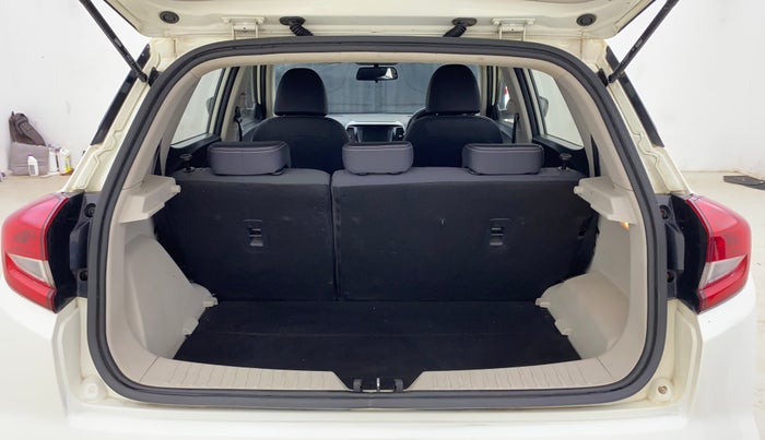 2019 Mahindra XUV300 W8 1.2 PETROL, Petrol, Manual, 82,081 km, Boot Inside