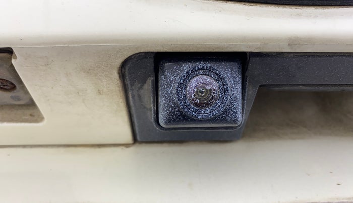 2019 Mahindra XUV300 W8 1.2 PETROL, Petrol, Manual, 82,081 km, Parking Camera