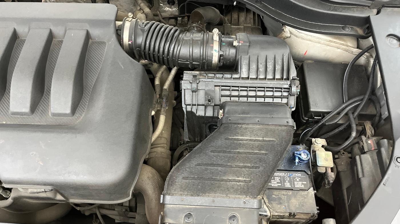 2022 Mahindra XUV700 AX 7 LUXURY P AT 7 STR, Petrol, Automatic, 42,360 km, Engine View - Left