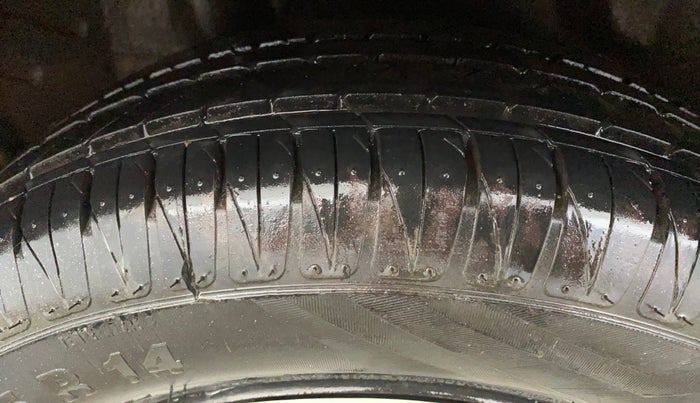 2014 Honda Amaze 1.2L I-VTEC S, Petrol, Manual, 51,582 km, Right Rear Tyre Tread