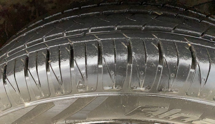 2014 Honda Amaze 1.2L I-VTEC S, Petrol, Manual, 51,582 km, Right Front Tyre Tread