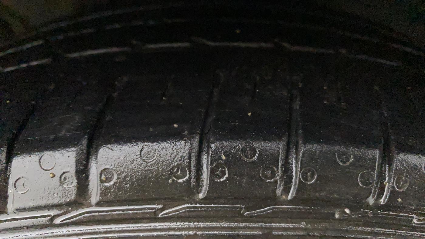 2012 Hyundai Verna FLUIDIC 1.6 VTVT SX, CNG, Manual, 1,01,070 km, Right Front Tyre Tread