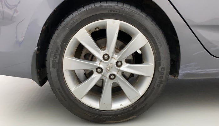 2012 Hyundai Verna FLUIDIC 1.6 VTVT SX, CNG, Manual, 1,01,070 km, Right Rear Wheel