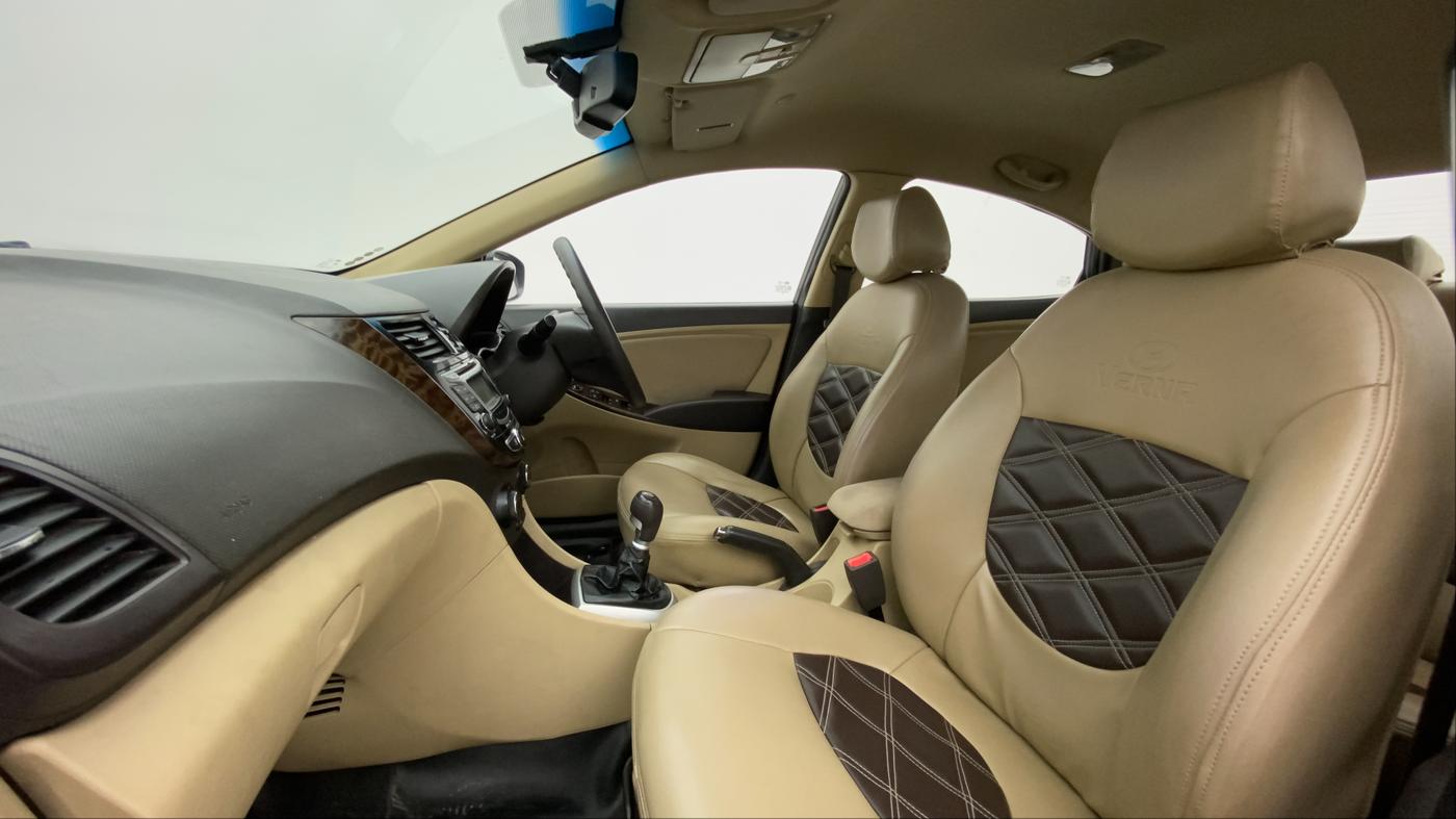 2012 Hyundai Verna FLUIDIC 1.6 VTVT SX, CNG, Manual, 1,01,070 km, Right Side Front Door Cabin