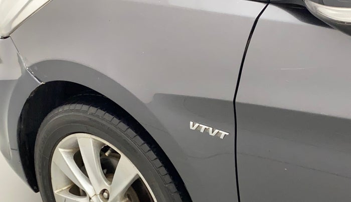 2012 Hyundai Verna FLUIDIC 1.6 VTVT SX, CNG, Manual, 1,01,070 km, Left fender - Slightly dented