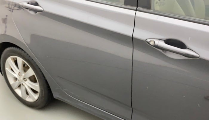 2012 Hyundai Verna FLUIDIC 1.6 VTVT SX, CNG, Manual, 1,01,070 km, Right rear door - Slightly dented