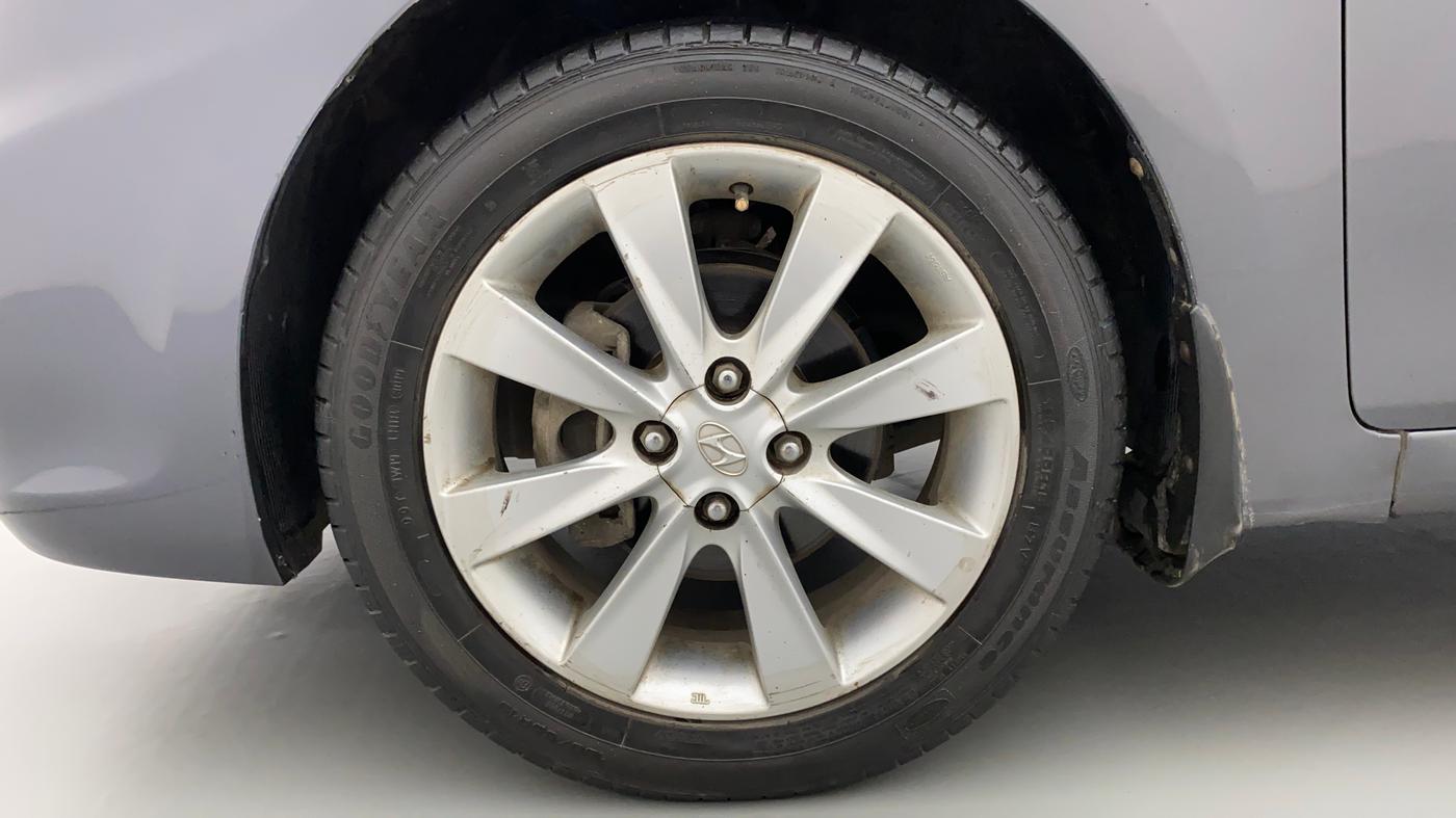 2012 Hyundai Verna FLUIDIC 1.6 VTVT SX, CNG, Manual, 1,01,070 km, Left Front Wheel