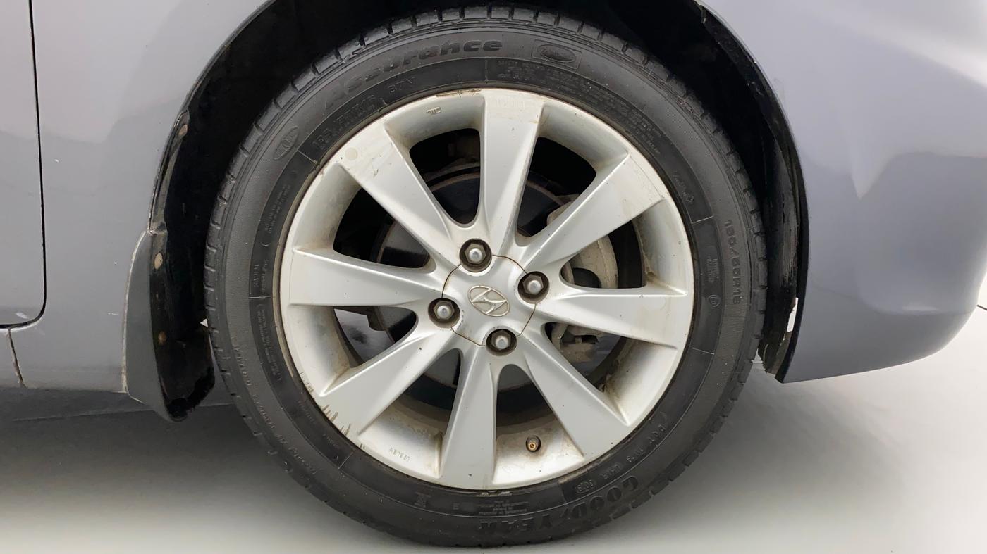2012 Hyundai Verna FLUIDIC 1.6 VTVT SX, CNG, Manual, 1,01,070 km, Right Front Wheel