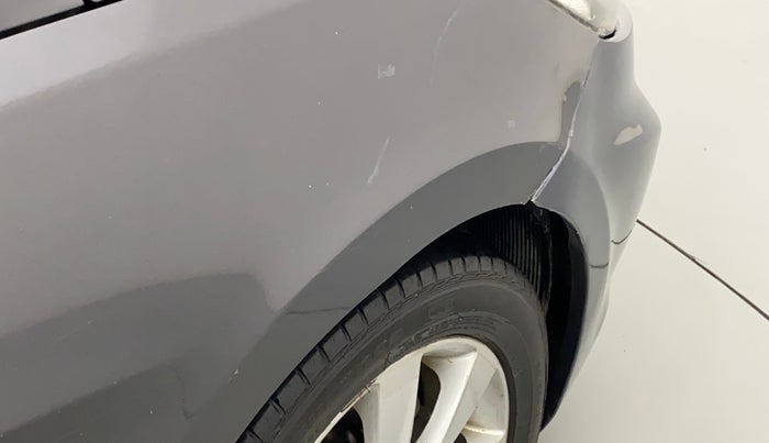 2012 Hyundai Verna FLUIDIC 1.6 VTVT SX, CNG, Manual, 1,01,070 km, Right fender - Minor scratches