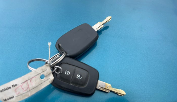 2020 Renault Kwid RXL, Petrol, Manual, 47,982 km, Key Close Up