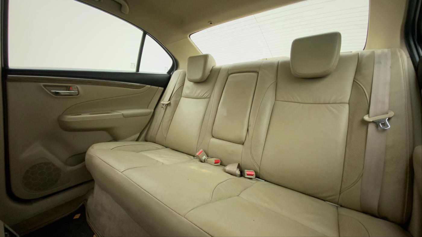 2018 Maruti Ciaz ALPHA 1.5 MT VTVT SHVS, Petrol, Manual, 30,895 km, Right Side Rear Door Cabin