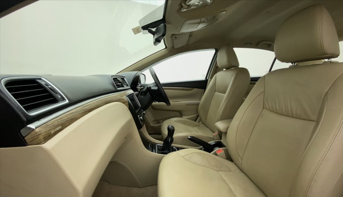 2018 Maruti Ciaz ALPHA 1.5 MT VTVT SHVS, Petrol, Manual, 30,895 km, Right Side Front Door Cabin