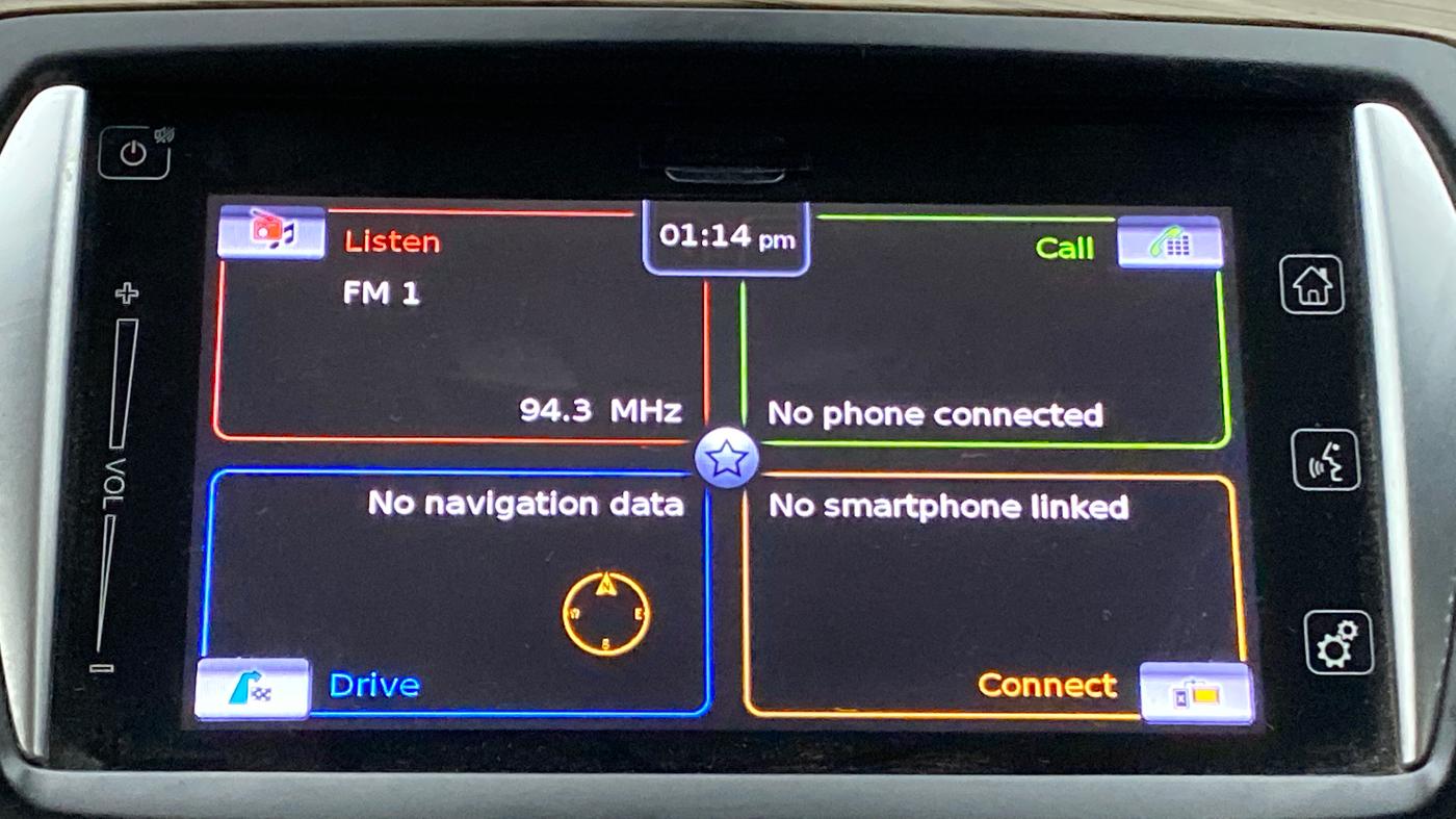 2018 Maruti Ciaz ALPHA 1.5 MT VTVT SHVS, Petrol, Manual, 30,895 km, Infotainment System