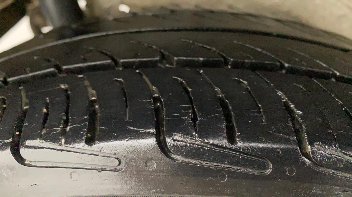 2017 Maruti Wagon R 1.0 VXI, Petrol, Manual, 75,643 km, Right Rear Tyre Tread