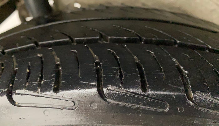 2017 Maruti Wagon R 1.0 VXI, Petrol, Manual, 75,643 km, Right Rear Tyre Tread