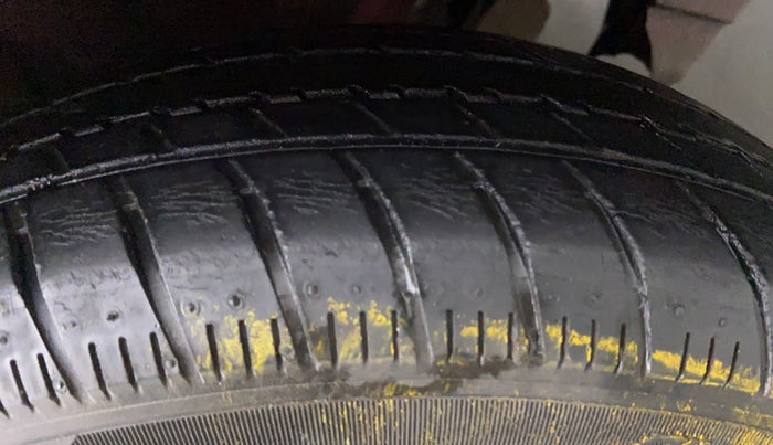 2014 Maruti Celerio VXI CNG D, CNG, Manual, 72,298 km, Left Rear Tyre Tread