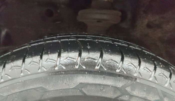 2017 Maruti Wagon R 1.0 VXI, Petrol, Manual, 73,851 km, Left Front Tyre Tread