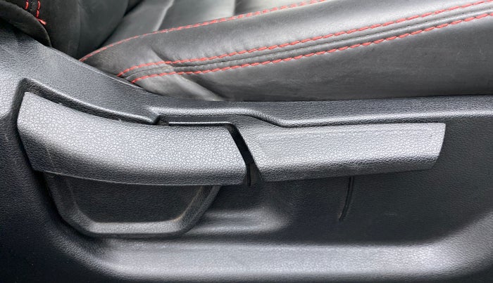 2021 Hyundai NEW I20 SPORTZ 1.2 AT, Petrol, Automatic, 35,529 km, Driver Side Adjustment Panel