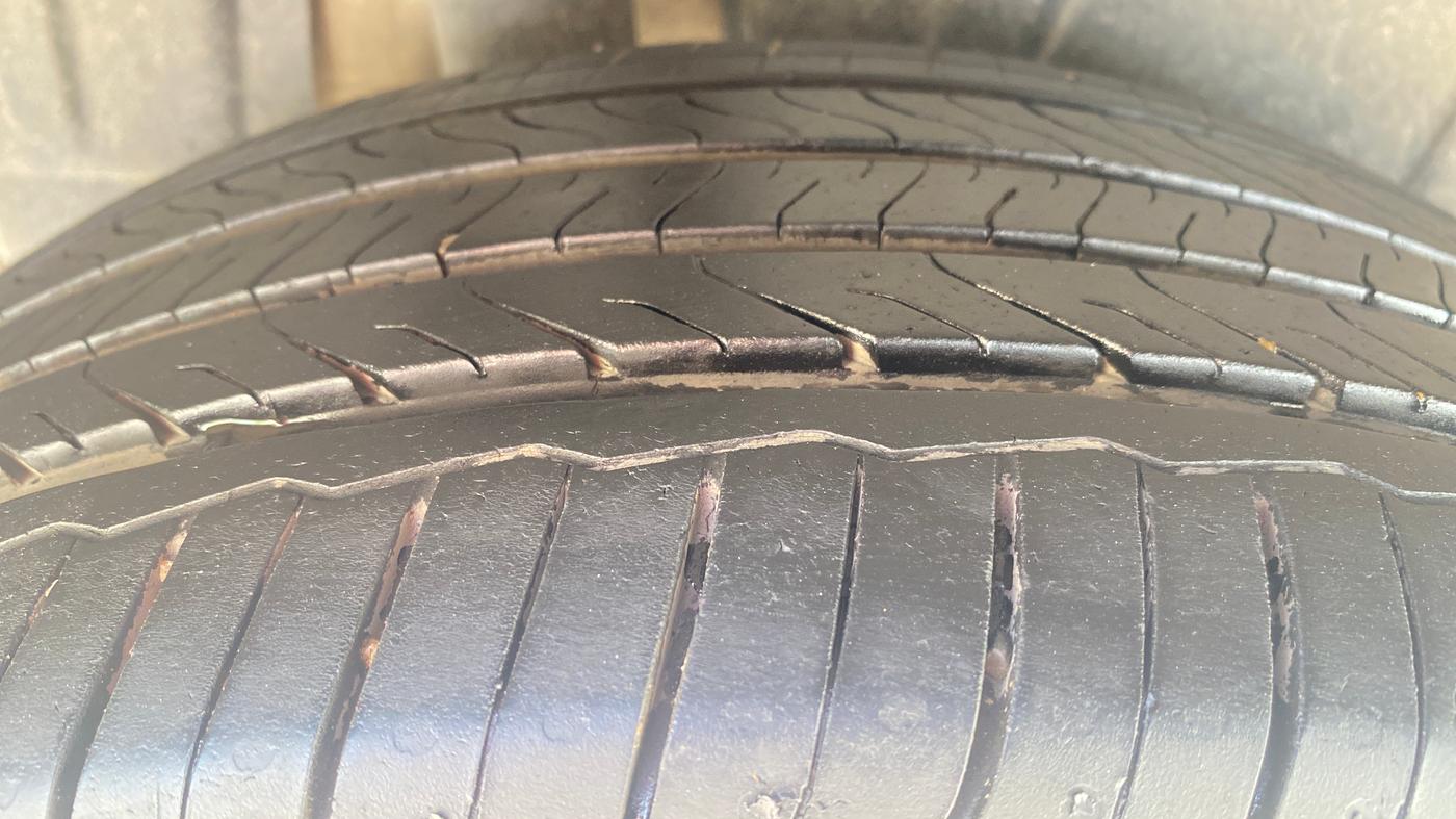 2023 Maruti XL6 ZETA CNG, CNG, Manual, 1,03,816 km, Right Rear Tyre Tread
