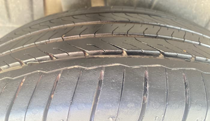 2023 Maruti XL6 ZETA CNG, CNG, Manual, 1,03,816 km, Right Rear Tyre Tread