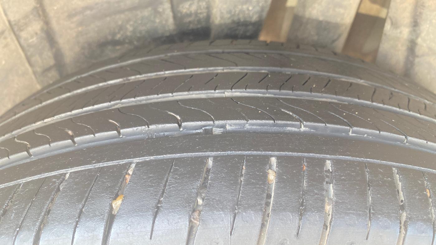 2023 Maruti XL6 ZETA CNG, CNG, Manual, 1,03,816 km, Left Rear Tyre Tread