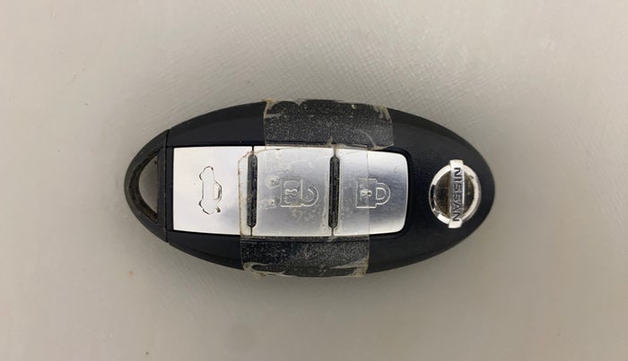 2013 Nissan Sunny XV PETROL, Petrol, Manual, 1,15,796 km, Key Close Up