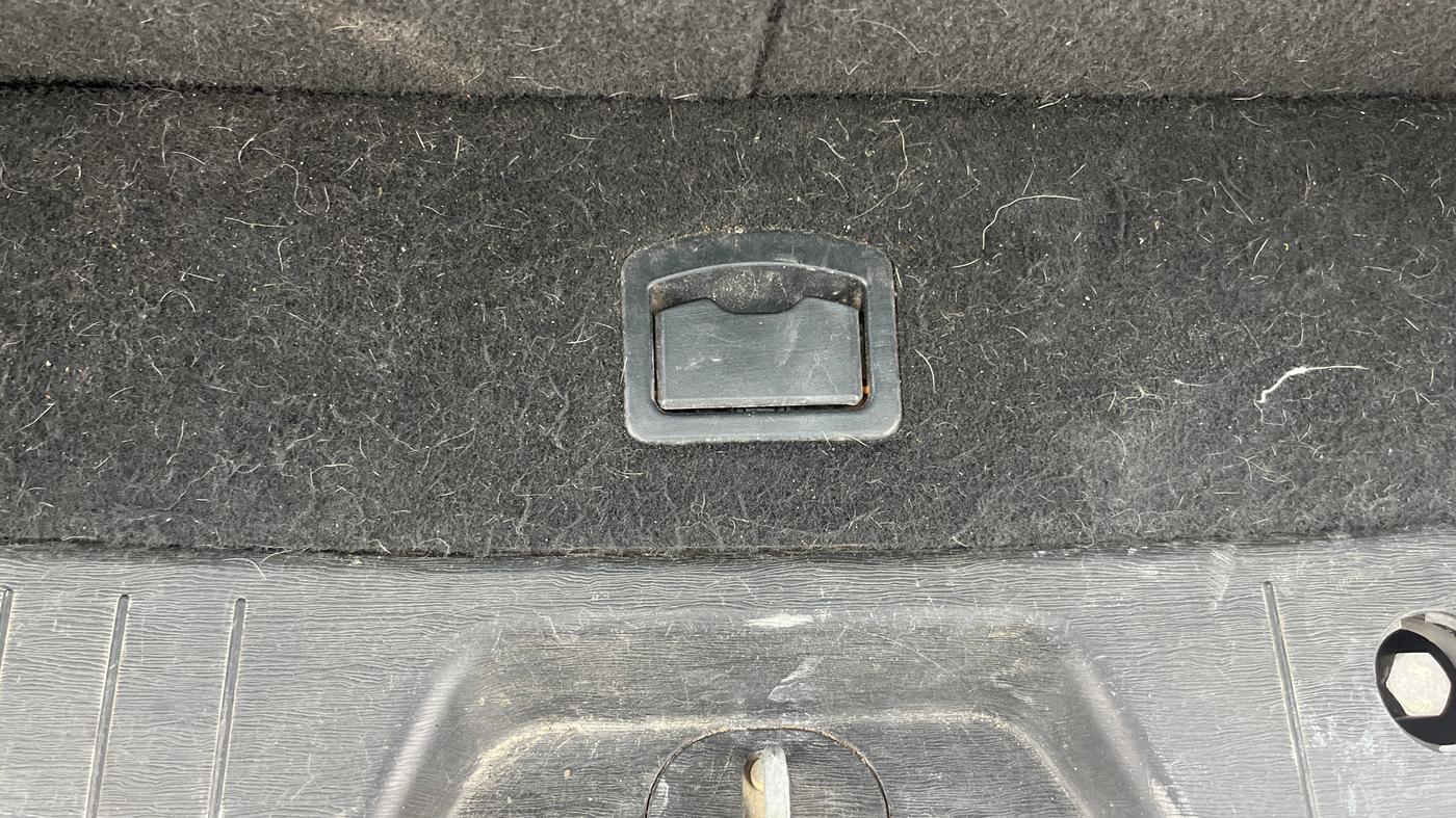 2013 Mahindra XUV500 W8, Diesel, Manual, 68,037 km, Boot Inside
