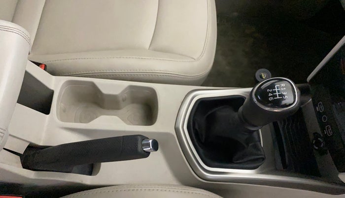 2020 Mahindra XUV300 W8 (O) 1.2 PETROL, Petrol, Manual, 44,951 km, Gear Lever