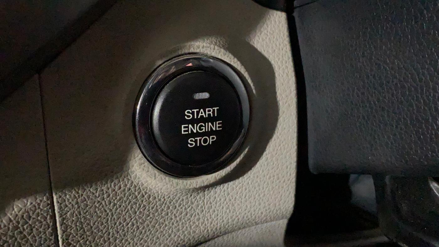 2020 Mahindra XUV300 W8 (O) 1.2 PETROL, Petrol, Manual, 44,973 km, Keyless Start/ Stop Button