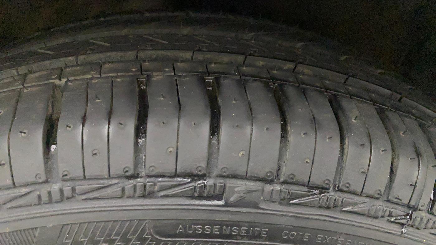 2015 Maruti Celerio VXI CNG, CNG, Manual, 26,187 km, Left Rear Tyre Tread