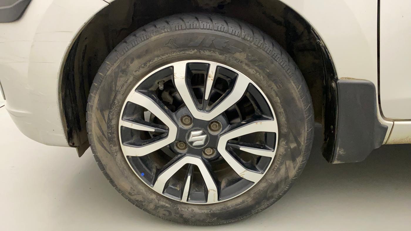 2015 Maruti Celerio VXI CNG, CNG, Manual, 26,187 km, Left Front Wheel
