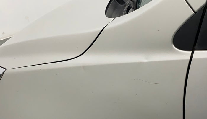 2015 Maruti Celerio VXI CNG, CNG, Manual, 26,187 km, Left fender - Slightly dented
