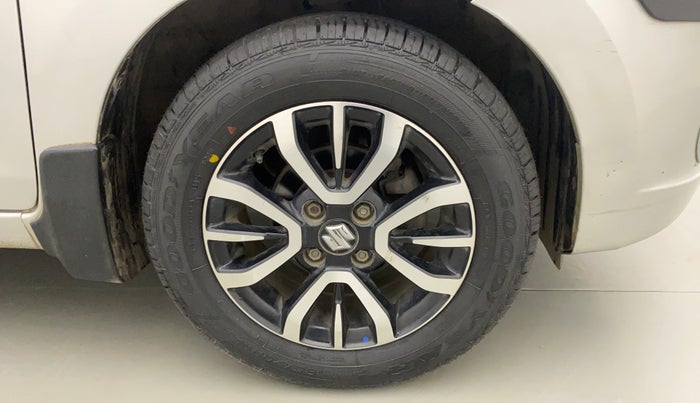 2015 Maruti Celerio VXI CNG, CNG, Manual, 26,187 km, Right Front Wheel