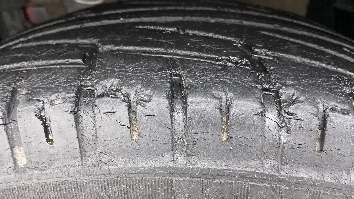 2019 Maruti Vitara Brezza VDI, Diesel, Manual, 51,619 km, Left Front Tyre Tread